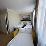Carina Hotel