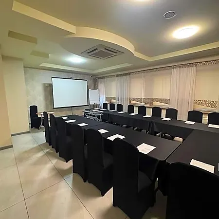 Carina Hotel 3*